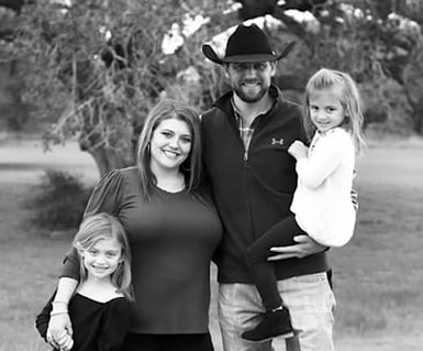 Dustin Muncrief and family photo - Muncrief Insurance Group, LLC